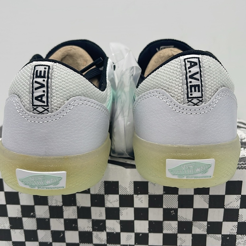 Vans WMNS Ave Mint
VN0A5JIBM2T
Sneakers - Picture 13 of 16